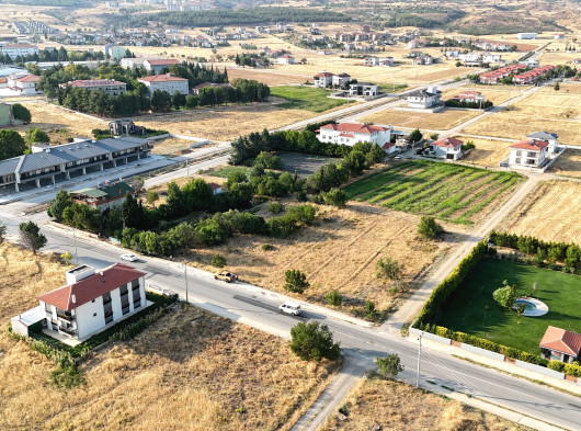 ANAYOL ÜZERİ 2228 M² B+2 KAT İMARLI YOLA 60 METRE CEPHELİ ARSA