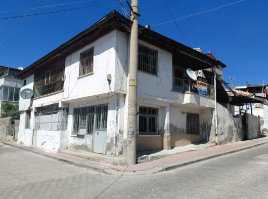 KARŞIYAKA DA MÜSTAKİL EV